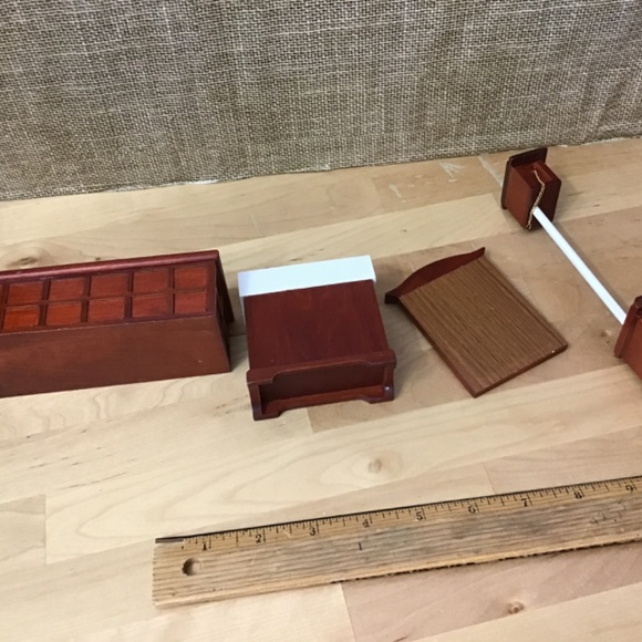 Dollhouse Miniature Bathroom - Picture 11 of 12